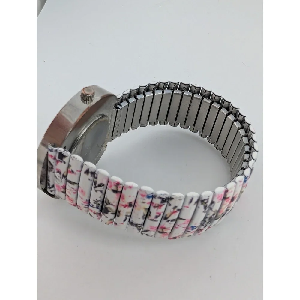 NY&C Women's watch 40mm Case Rhinestones Flower Stretch Band- New Battery